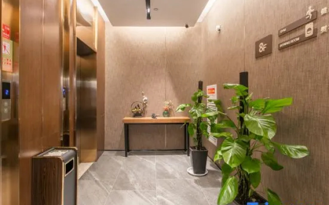 Yueke E-sports Homestay (Linyi Hedong Wuyue Square)