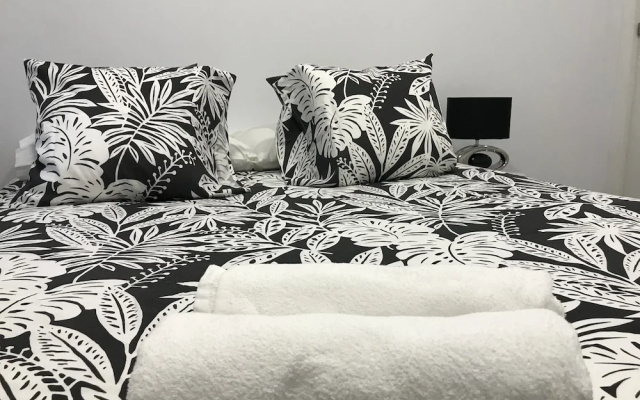 Valdefuentes Apartment