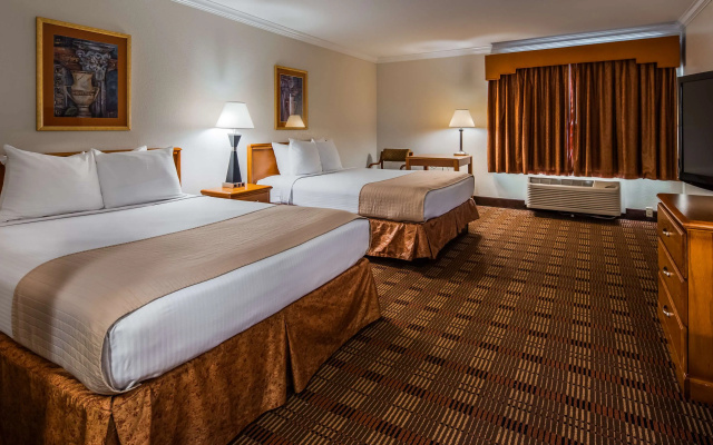Best Western Club House Inn & Suites