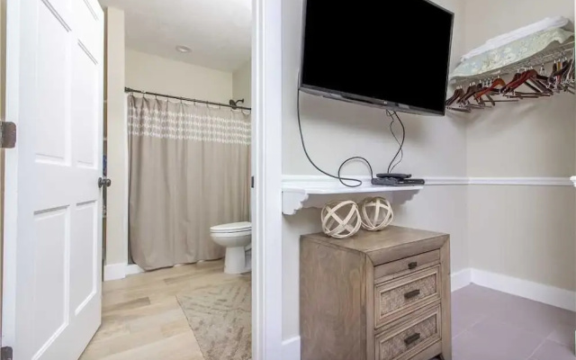 Living The Dream - Studio Condo
