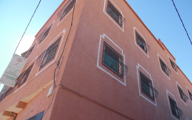Отель Auberge De Jeunesse Ouarzazate - Hostel Марокко, Уарзазат - отзывы, цены и фото номеров - забронировать отель Auberge De Jeunesse Ouarzazate - Hostel онлайн вид на фасад