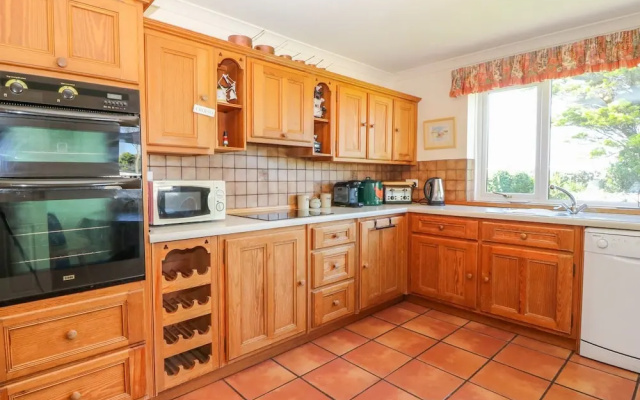 Charming 2 Bed House Near Rhoscolyn,discounts FOR