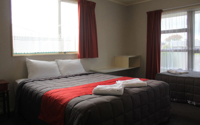 Coronation Court Motel
