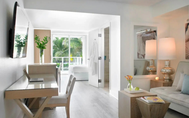 Отель Grand Beach Hotel Surfside West