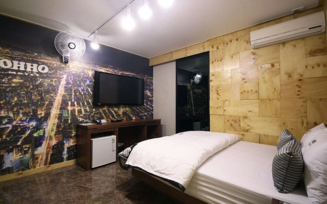 OHHO Hotel