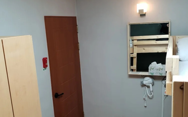 YOUNG STAY - Hostel
