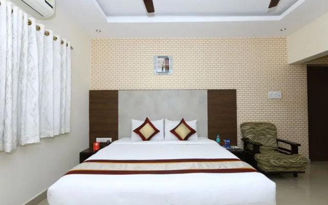 OYO 5045 Apartment NKS Leo Inn