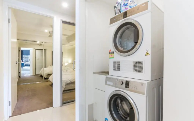 Luxurious 3BDR Townhouse in Great Location