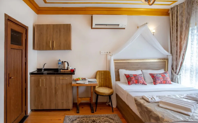 April Hotel