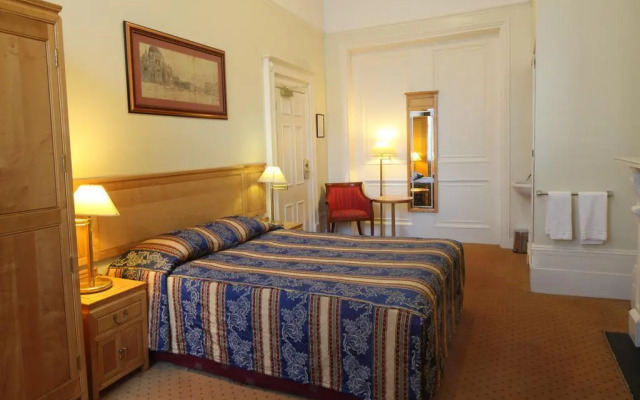 Lancaster Hotel