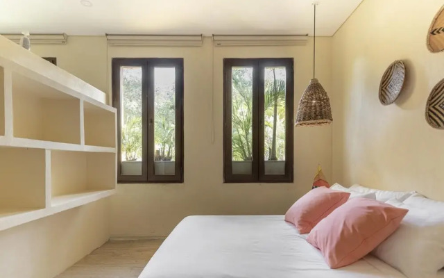 Beautifully Designed Duplex w Wifi Parque de Los Novios