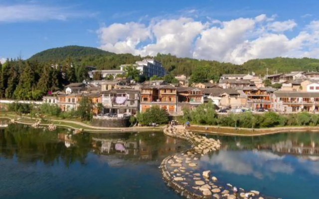 Yiyun Lakeside Inn