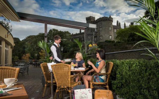 Kilkenny River Court
