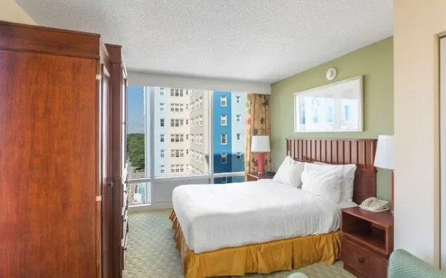 Mint Queensway Suites