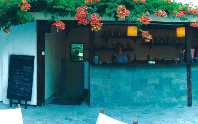 Acropolis Hotel