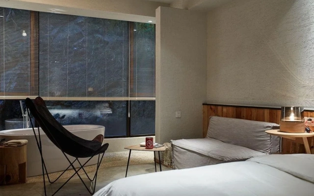Huagang Village Flower Garden Hotel