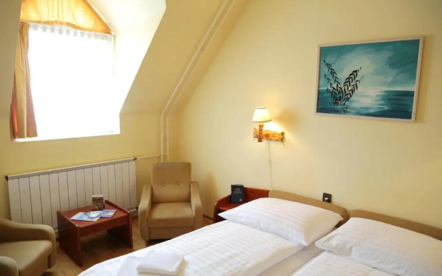 Hotel Bara Junior