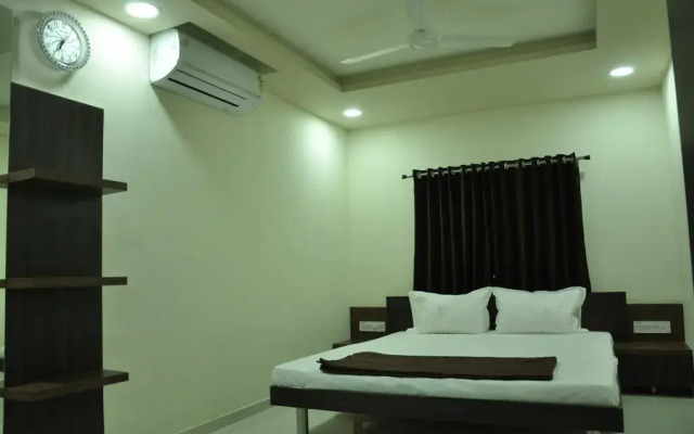 Shivdhara Hotel & Residence