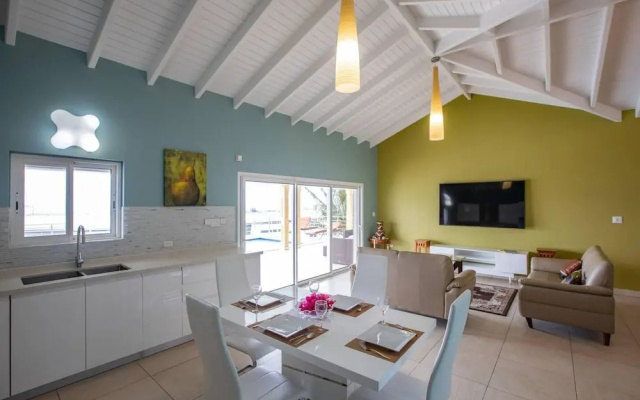 3 Bed Villa, Sleeps 6, Pool, Priv Patio