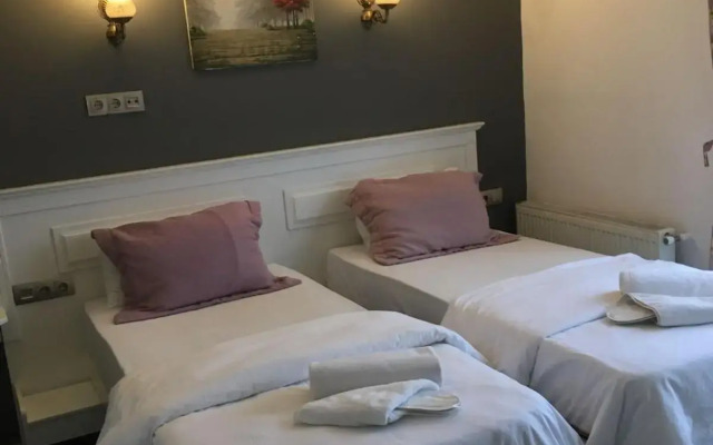 Uckale Hotel