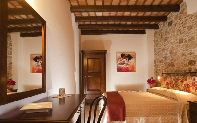 Independent villa up to 16 guests-VILLA DELLO ZINGARO