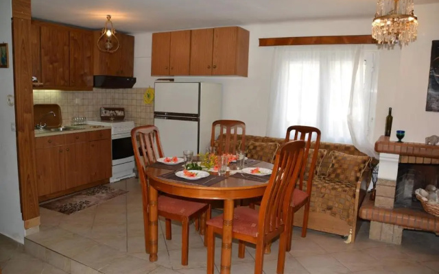 Traditional summer house in Marmari