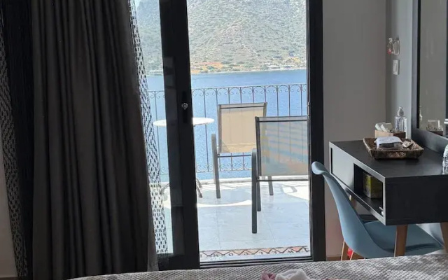 Kaloniki Rooms & Suites