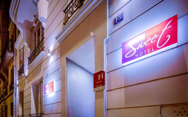 Sweet Hotel вид на фасад