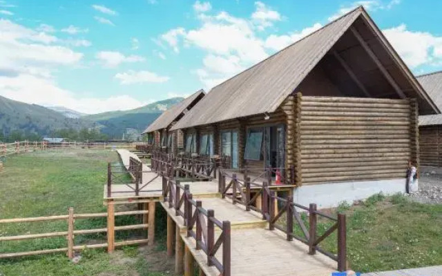 Senmai Designer Coffee Homestay (Kanas Scenic Area Branch)