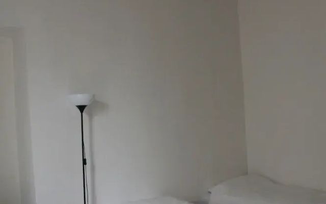 Room in B&B - 1bed in Basic 8 Bed Mixed Dorm - Share Bathroom
