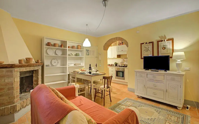 Francigena Pergola Apartment Shared Pool