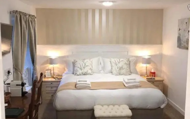 Jt Abergwaun Hotel