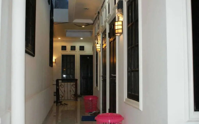 Lagura Residence Guest House