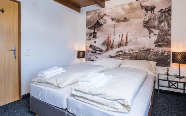 Gorgeous Chalet With Sauna in Konigsleiten