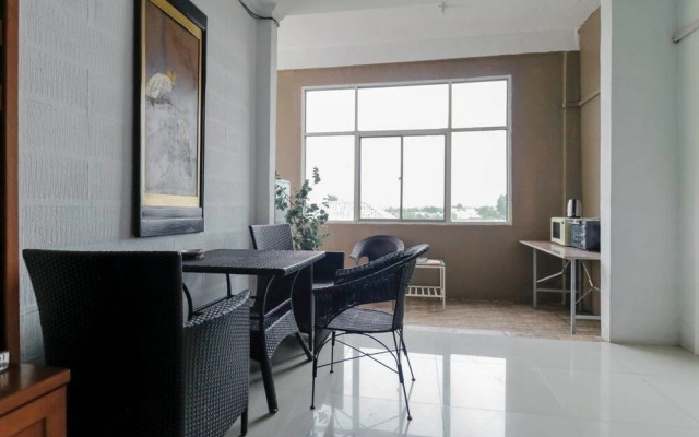 RedDoorz Plus near Ferry Terminal Batam Center