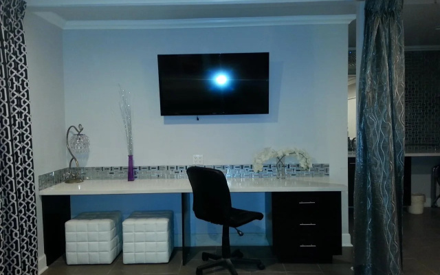 Hollywood VIP Hotel