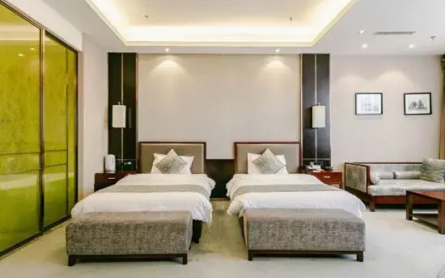 Asia Europe Hotel (Lan Da Er Yuan Branch, Xiguan Metro Station)