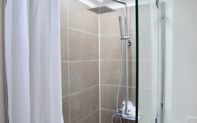Homely 1 Bedroom Clapham Flat With City Views