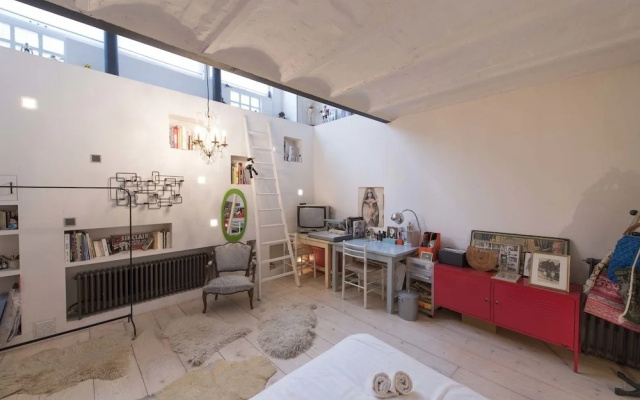 Loft Style Apartment With A Workshop Studio