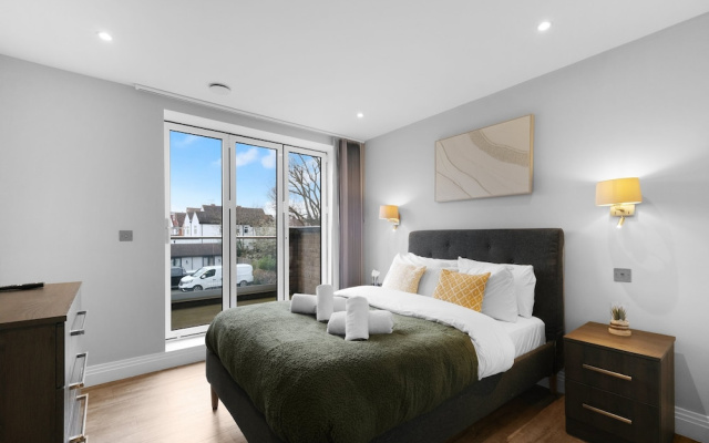The Isleworth 2BR 2BA with Gated Parking & Balcony