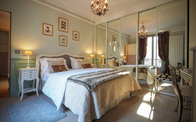 Отель Louvre Elegant ChicSuites Франция, Париж - отзывы, цены и фото номеров - забронировать отель Louvre Elegant ChicSuites онлайн комната для гостей