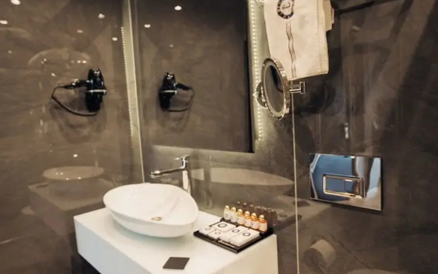 Burhaniye Marina Boutique Hotel