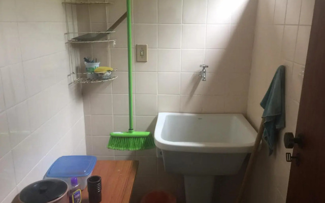 Apto. No terreo Enseada Ubatuba com piscina p/ 5 pessoas
