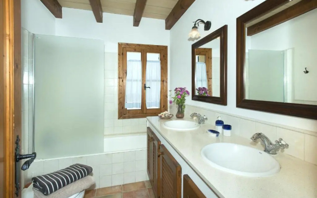 Owl Booking Villa Moya - Walking Distance to the Beach