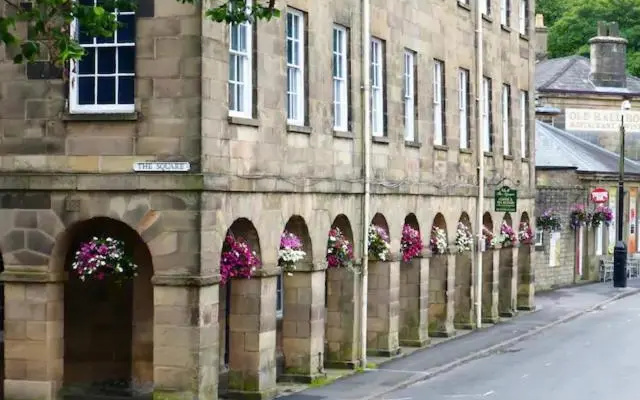 No 6 The Square Tearooms & Accommodation