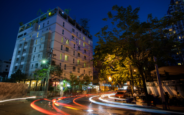 Апартаменты Sabai Sathorn Serviced Apartment Бангкок вид на фасад