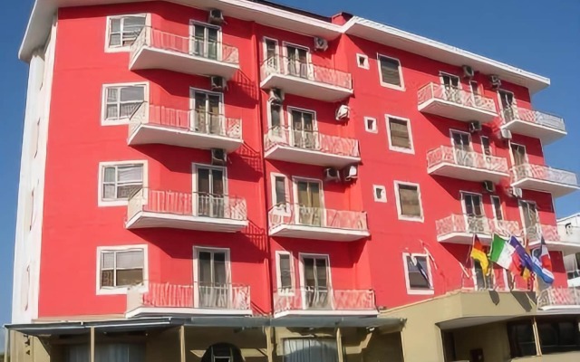 Hotel Carosello Понтеканьяно вид на фасад