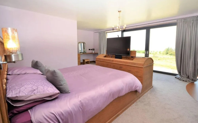 Immaculate 5-bed House Located in Caernarfon