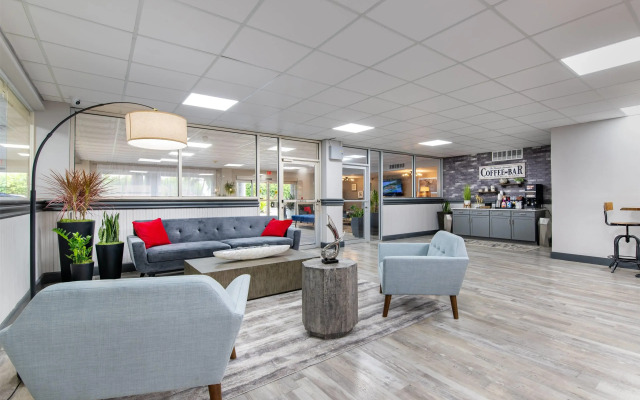 Ramada by Wyndham Sarasota Waterfront
