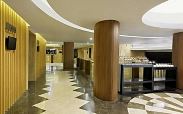 Hotel Santika Pandegiling Surabaya